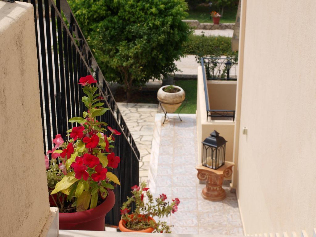 Aristotelis Apartments Razáta Exteriör bild